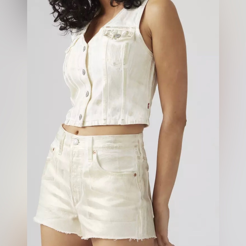 Levi's Luminary White Coated 501 Original Fit High Rise Shorts size 23 brand new